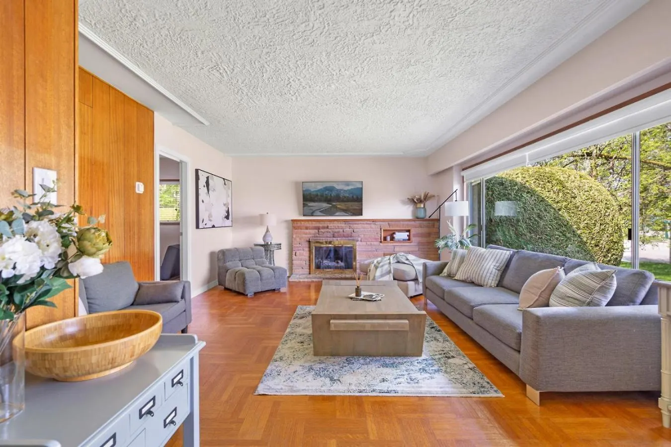 Spacious Home With Indoor Pool Holiday home Vancouver