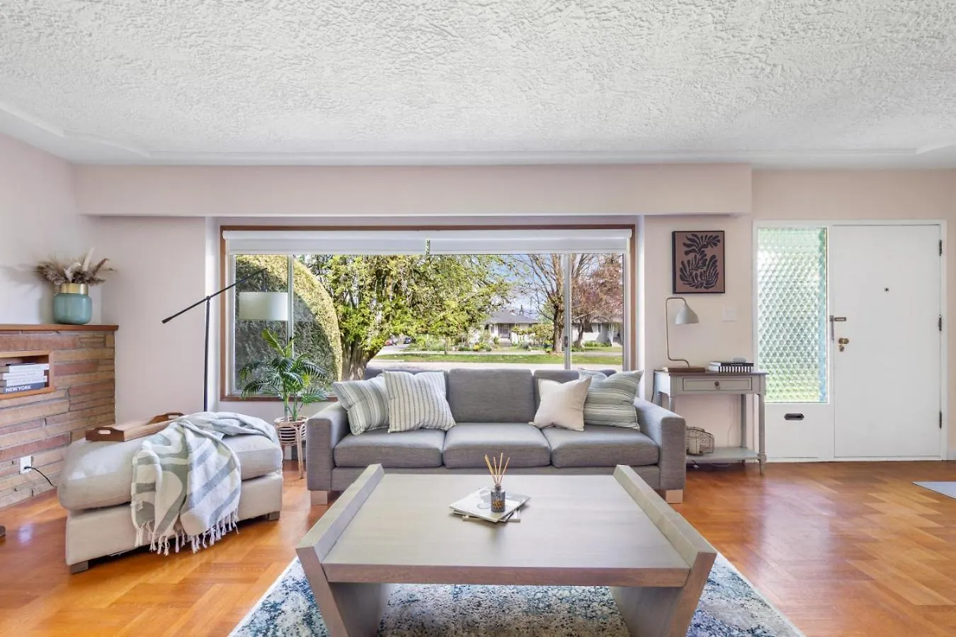 Spacious Home With Indoor Pool