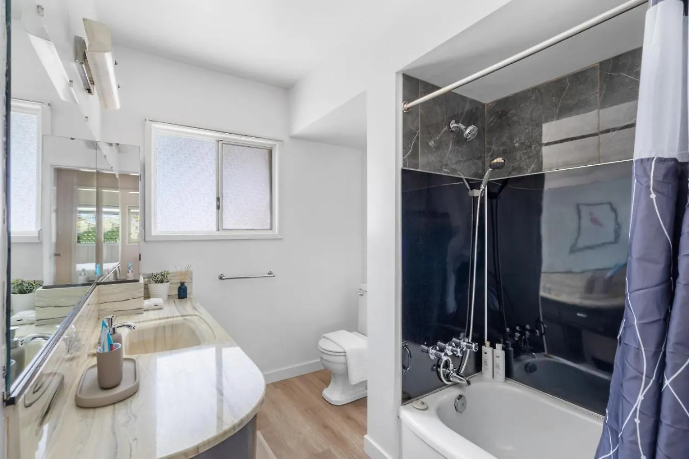 Spacious Home With Indoor Pool Vancouver